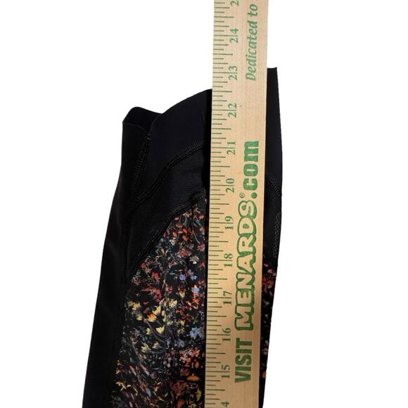 Lululemon Wunder Under Crop II (Special Edition) *Scallop 24" size 8 - Picture 7 of 16